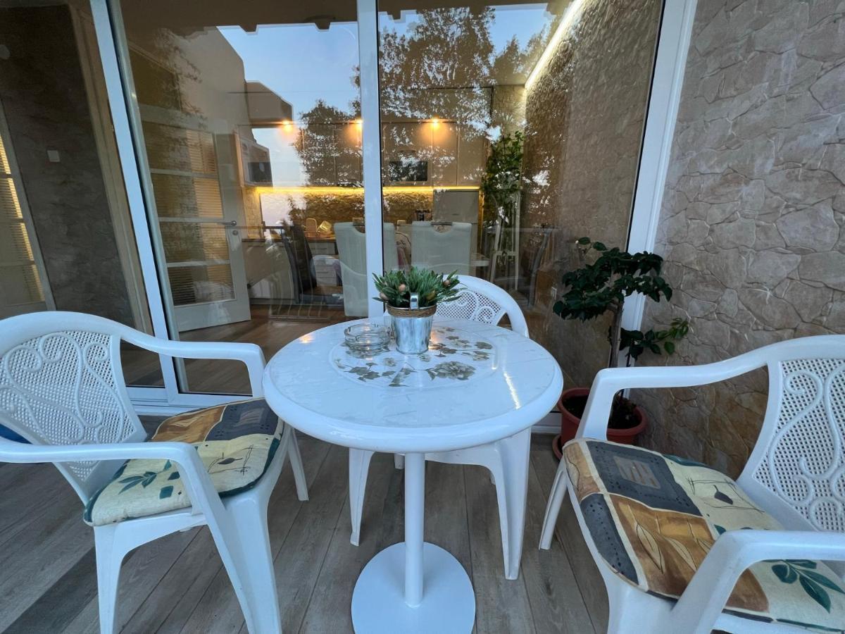 Seahaven Apartment Petrovac Екстериор снимка