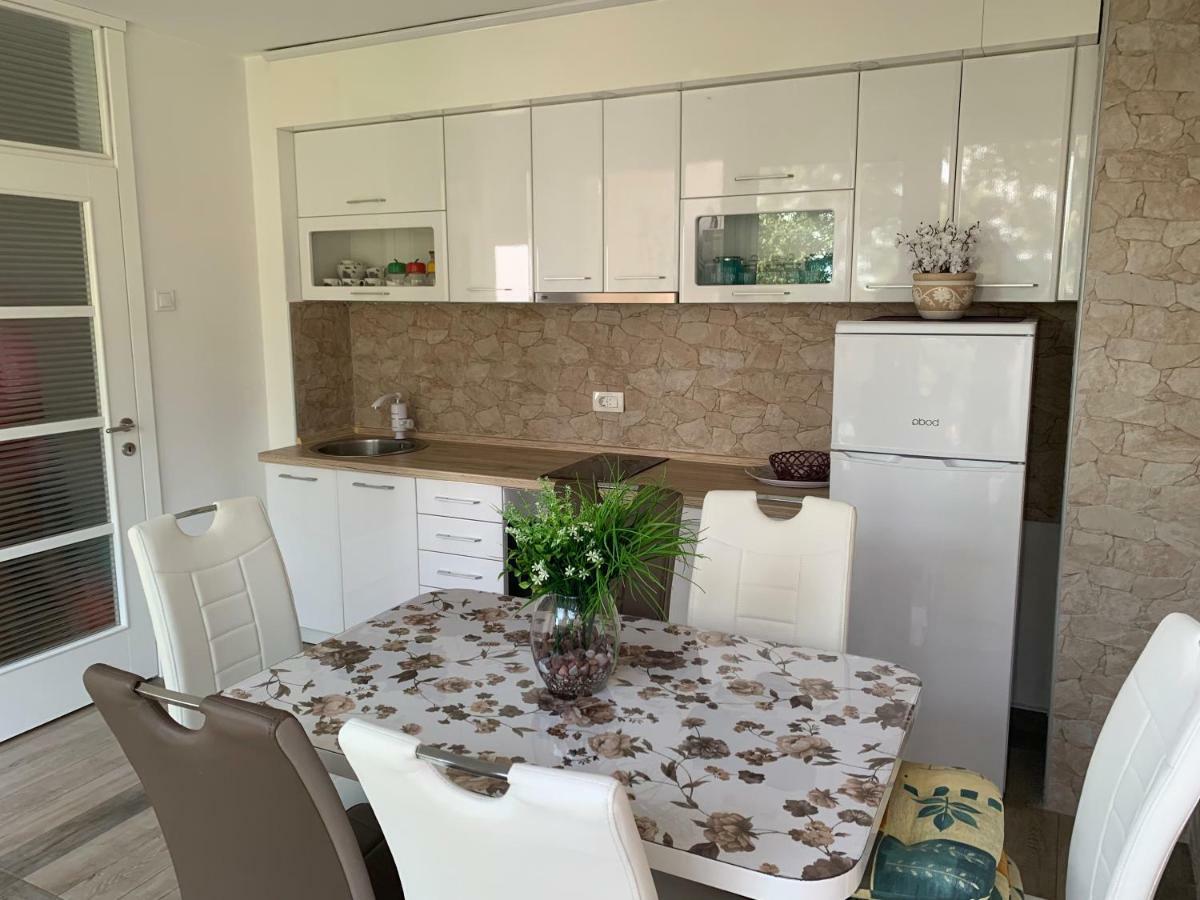 Seahaven Apartment Petrovac Екстериор снимка